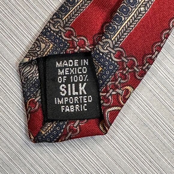 Bill Blass Mens Tie Maroon Gold Geometric Traditional 100% Silk NeckTie - Picture 3 of 6